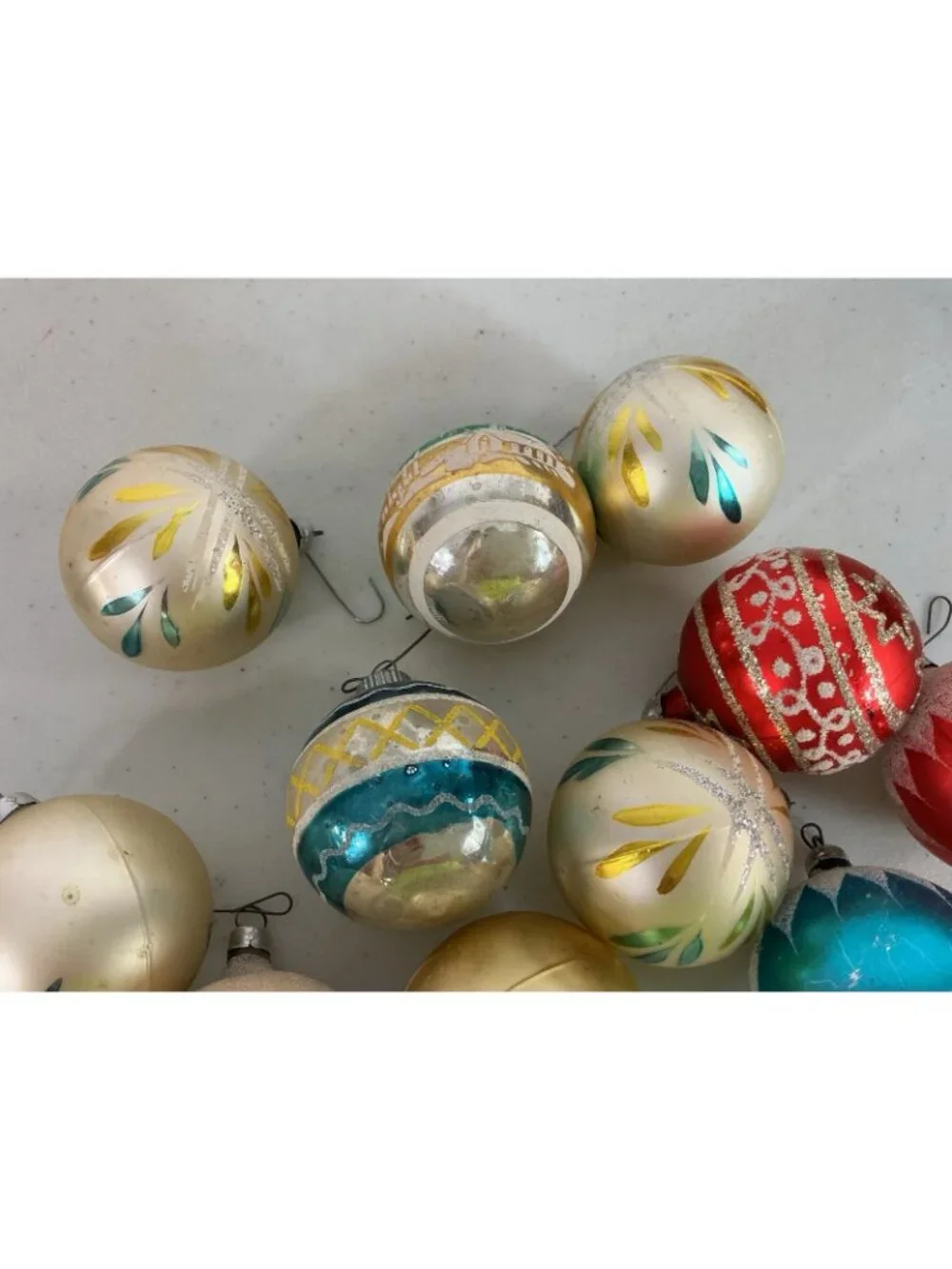 Vintage Frosted Glass Christmas Tree Ornaments Balls Lot of 12